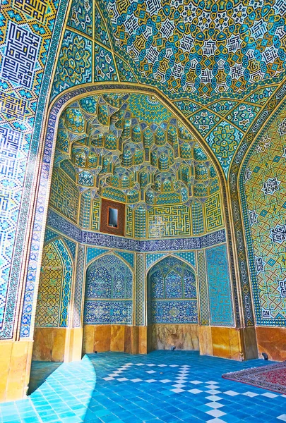 Architectural details of Chaharbagh madraseh, Isfahan, Iran — Stock Photo, Image