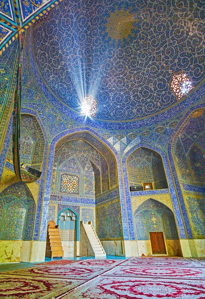 In mosque of Chaharbagh madraseh, Isfahan, Iran — Stock Photo, Image