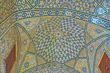Çeharbağ madraseh, Isfahan, İran'ın yıldız kubbe