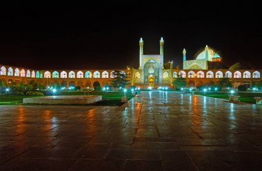 Isfahan, İran'ın merkezinde gece yürüyüş