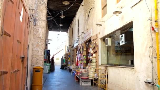 卡塔尔 2018年2月13日 老集市 Waqif 的狭窄的被盖的小巷 集市区的著名旅游目的地 在2月13日在多哈 — 图库视频影像