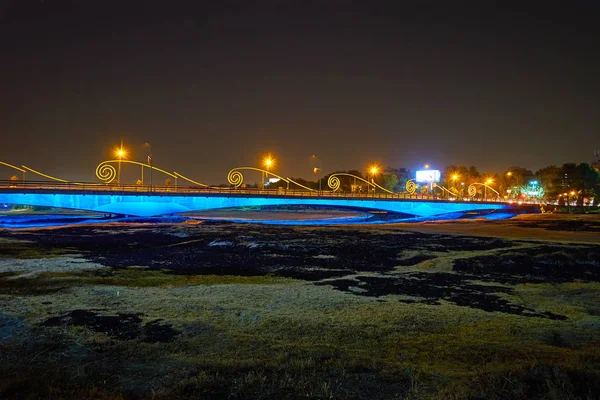 Les lumières du pont Ferdowsi, Ispahan, Iran — Photo