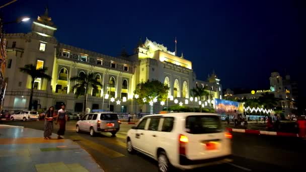 Yangon Mianmar Fevereiro 2018 Tráfego Noturno Estrada Rotunda Com Vista — Vídeo de Stock