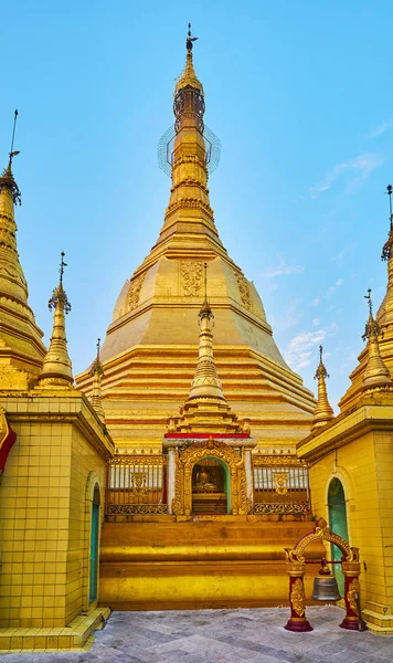 O Stupa de Sule Paya, Rangum, Mianmar — Fotografia de Stock