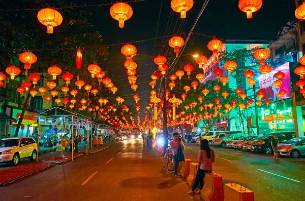 Romantik akşam Yangon, Myanmar