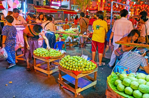Vakantiemarkt in Chinatown, Yangon — Stockfoto