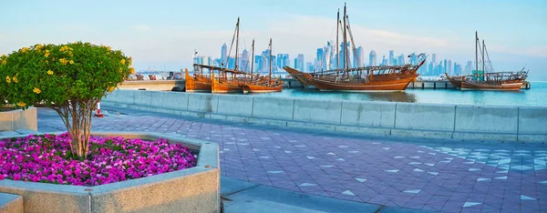 Panorama of Doha harbor, Qatar — Stock Photo, Image