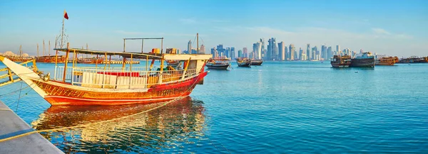 Dhow barcos de Doha, Qatar — Foto de Stock