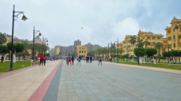 Kairo Egypten December 2017 Tonåringar Spela Fotboll Fotboll Centrala Gränden — Stockvideo