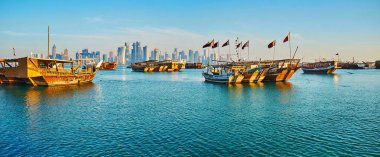 Güneş, Doha, Katar ışınlarının Dhow tekneler