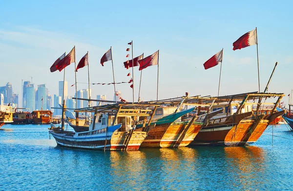 Dhows with Qatar flags, Doha — Stock Photo, Image