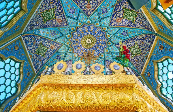 Kupol i Shrine of Rayen, Iran — Stockfoto