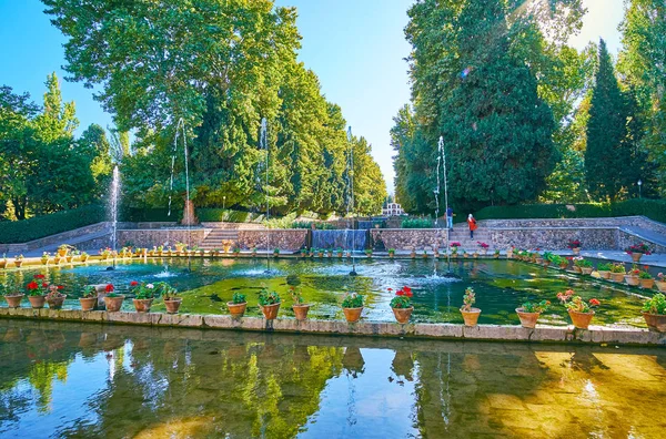 Las fuentes frescas del Jardín del Príncipe, Mahan, Irán —  Fotos de Stock