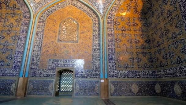 Isfahan Irão Outubro 2017 Padrões Azulejos Pitorescos Salão Oração Mesquita — Vídeo de Stock