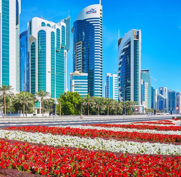 Città moderna nei fiori, Doha, Qatar — Foto Stock