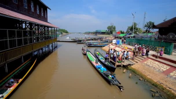 Inle Lake Mianmar 2018 Február Szállító Eladja Helyi Ételek Síkvízi — Stock videók