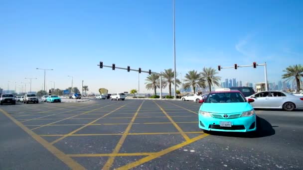 Doha Qatar Février 2018 Circulation Intersection Des Rues Banks Corniche — Video