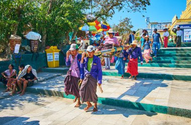 Mount Kyaiktiyo, Myanmar hamallar hizmeti
