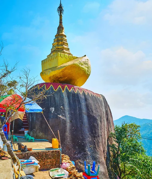 The shrines on Kyaiktiyo Mount, Myanmar — Stock Photo, Image