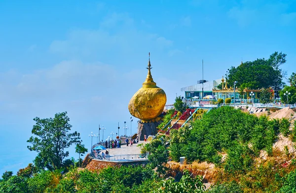 Der buddhistische Schrein auf dem Kyaiktiyo-Berg, myanmar — Stockfoto