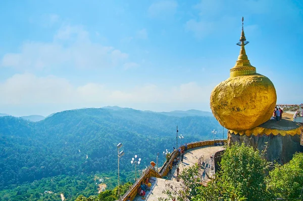 Panorama of Golden Rock shrine, Kyaiktiyo, Myanmar — Stock Photo, Image
