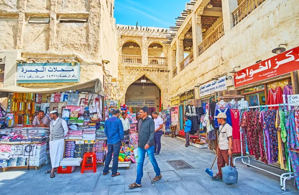 Ulica handlowa w Souq Waqif, Ad-Dauha, Katar — Zdjęcie stockowe