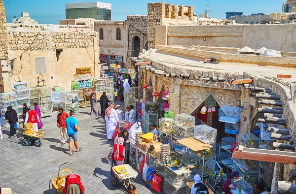Odkryj ptaki rynku Souq Waqif z dachu, Ad-Dauha, Katar — Zdjęcie stockowe