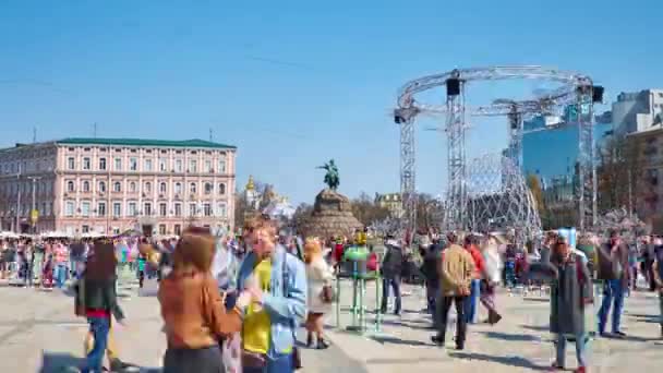 Kijów Ukraina Kwietnia 2018 Festiwal Wielkanocny Sofiyska Square Pomnik Chmielnickiego — Wideo stockowe