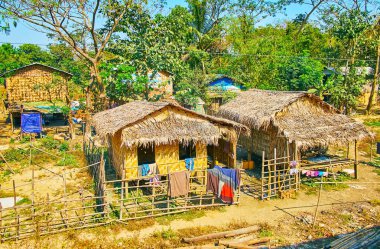 Geleneksel köy evleri Myanmar