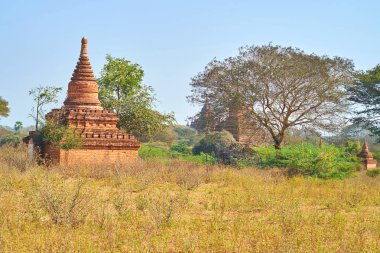 Bagan yıkık stupas