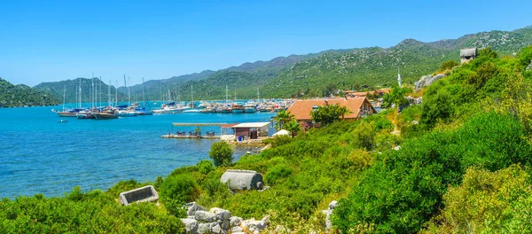 Üçağız Köyü nekropol Hill, Kekova, Türkiye — Stok fotoğraf