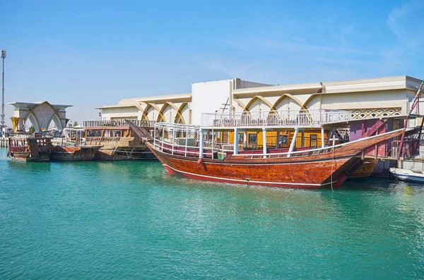Lounge restaurant in Doha harbor, Qatar — Stock Photo, Image