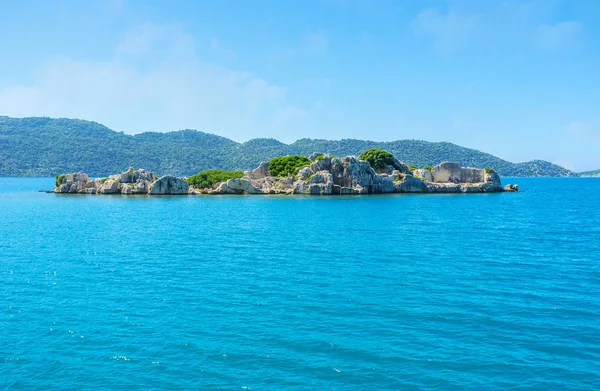 Rocky islet in Kekova bay, Turkey — Stock Photo, Image
