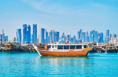 Eski tekne ve modern binalar Doha, Katar