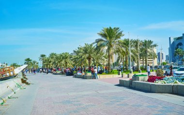 Doha, Katar kalabalık sahil