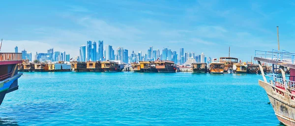 Skyscrapers behind the harbor, Doha, Qatar — Stock Photo, Image