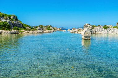 Su, Kaleköy, Kekova, Türkiye arkeolojik sitesi