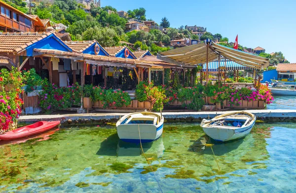 Vissersboten in de haven van Kalekoy, Kekova, Turkije — Stockfoto