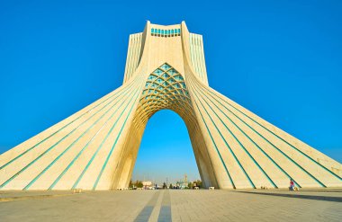 Tahran, İran'ın Azadi Kulesi