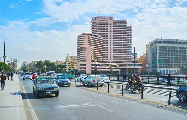Tráfico en el puente, El Cairo, Egipto — Foto de Stock