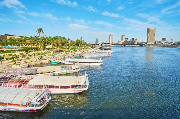 Pleasure boats in Cairo, Egypt — Stock Photo, Image