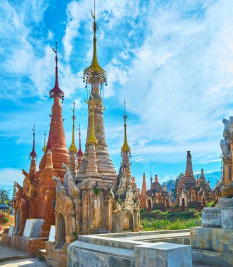 Nyaung Ohak, Inthein, Inle Gölü, Myanmar stupas