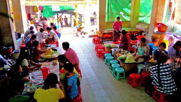 Popa Myanmar Februari 2018 Fullsatt Café Saluhall Taung Kalat Tempel — Stockvideo