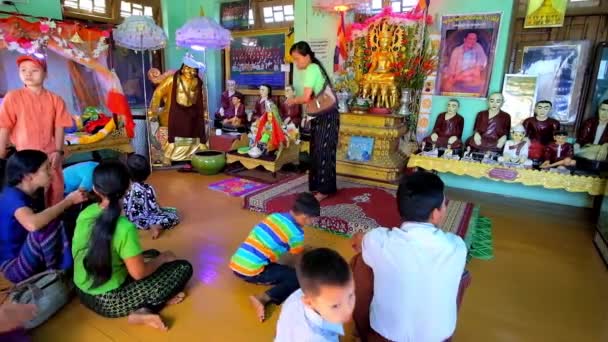 Popa Myanmar Února 2018 Lidi Prosím Nat Svatyně Chrámu Kalat — Stock video