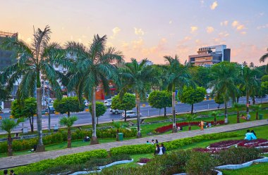 Inya göl parkında gün batımından sonra, Yangon, Myanmar