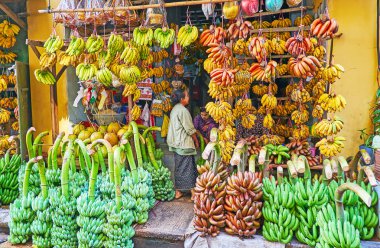 Çin Mahallesi, Yangon, Myanmar 'da muz satıcıları.