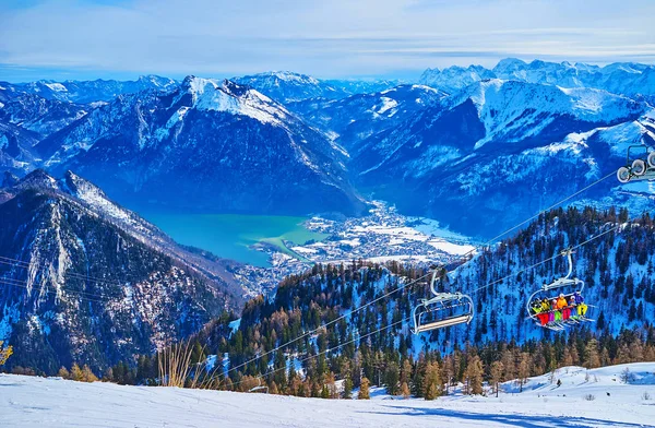 Alpesi téli táj a Feuerkogel-hegy, Eben felvonójával — Stock Fotó