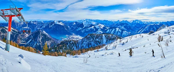 Alpenpanorama met stoeltjeslift, Feuerkogel Mount, Ebensee, Salzk — Stockfoto