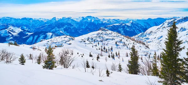 Panorama s alpskými štíty, Feuerkogel Mountain, Ebensee, Salzka — Stock fotografie