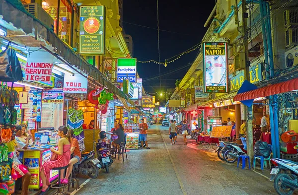 Evening shopping in Patong, Phuket, Thailand — Stock Photo, Image